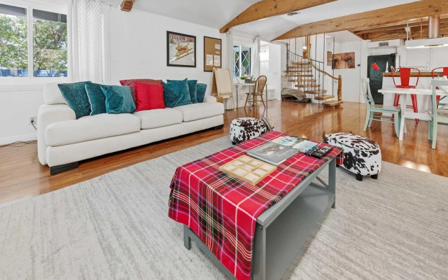 102 - Blue Cozy Cabin