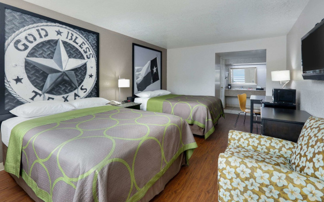 Super 8 by Wyndham San Antonio Downtown/Alamo
