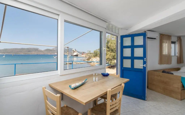 Kanava seafront apartment I