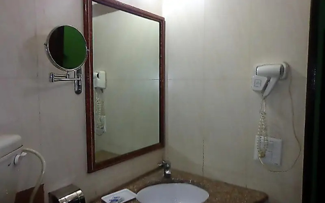 Revels Plum Hotel