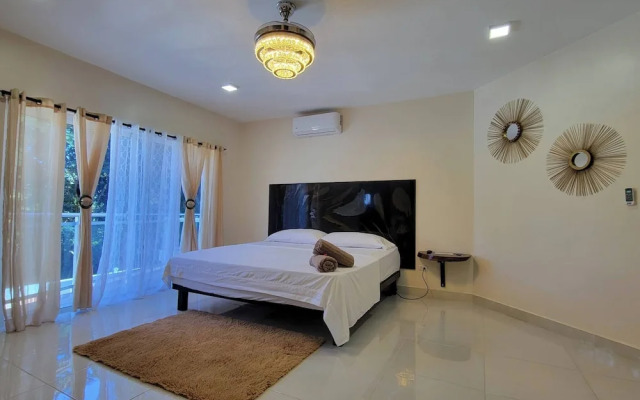 Luxurious Bright and Stylish, 7 Bedroom Villa