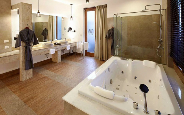 Boribot Pool Resort