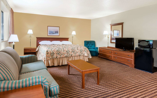Super 8 by Wyndham La Vale/Cumberland Area