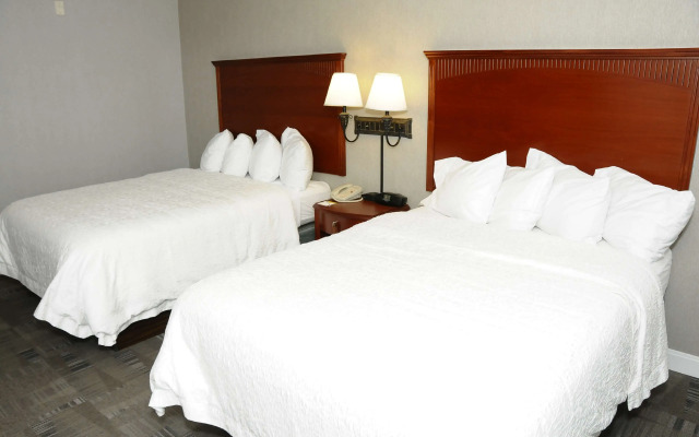 Hampton Inn & Suites Redding