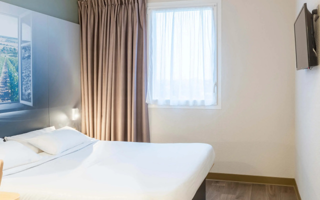 B&B HOTEL Troyes Magasins d'usine