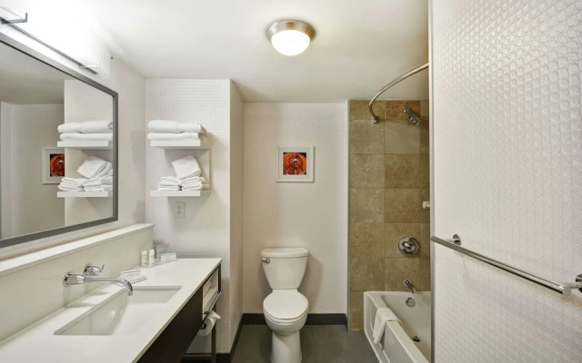 Hampton Inn & Suites Columbus-Easton Area