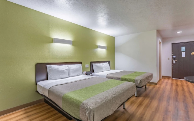 Motel 6 Santa Fe Central