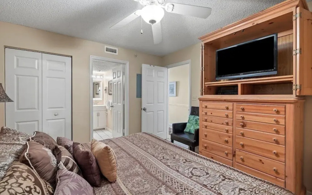 Pelican Beach 1202 1 Bedroom Condo by Pelican Beach Management