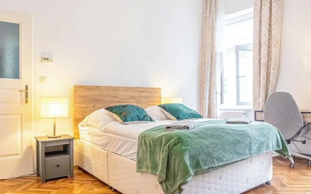 3BR Apt 15 Min from Landstraße Hub