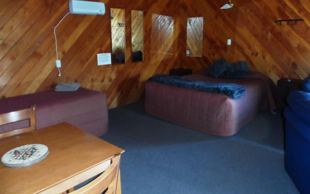 Sportmans Lodge