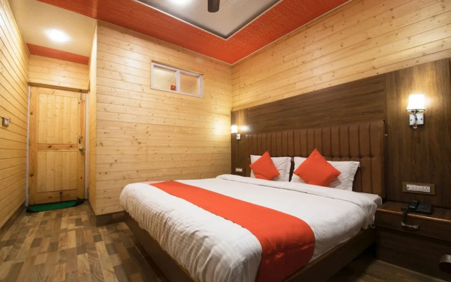 OYO 16066 Chinar Comforts
