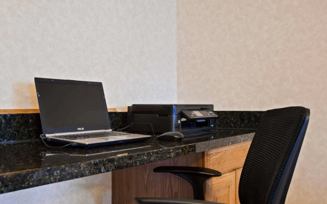 Serena Inn & Suites - Sundance