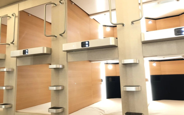 Capsule inn Osaka - Caters to Men
