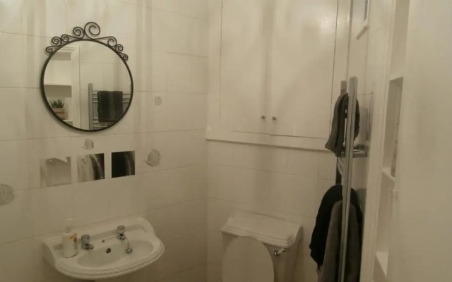 Llandudno Beachfront 2 Double Bedroom Apartment 2nd Floor