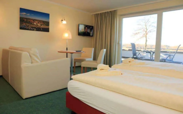 Strandhotel & Restaurant Mirow