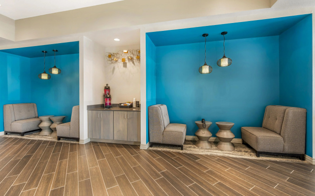 Best Western Plus Parkside Inn & Suites