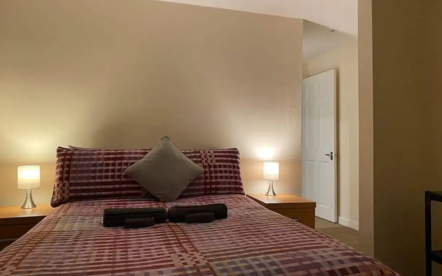 Apartment - Sleeps 2 - Pet Friendly - Parking