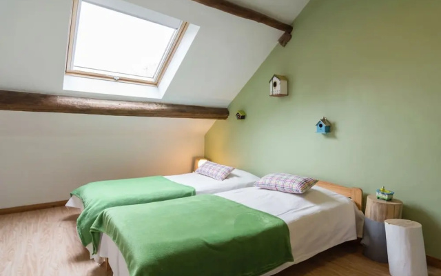 Pleasant Holiday Home With Garden in Ciney