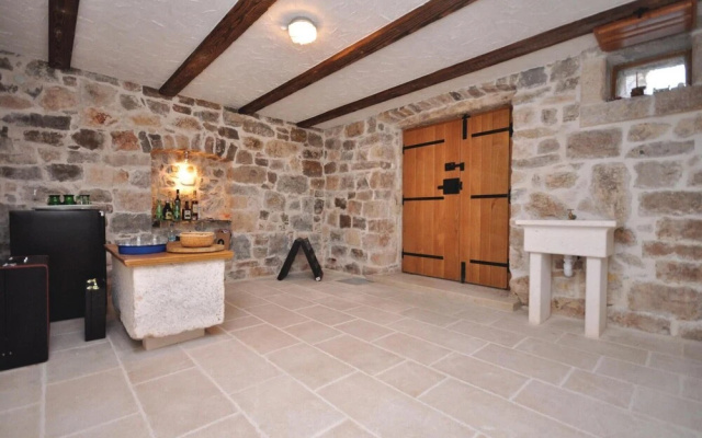 Nice Home in Omis With 2 Bedrooms and Wifi