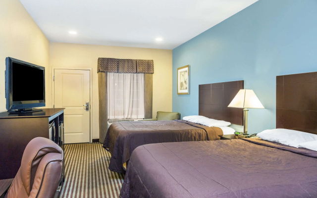 Super 8 by Wyndham Center