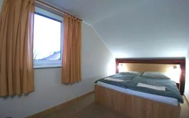 Pod Hradom Restaurant & Pension