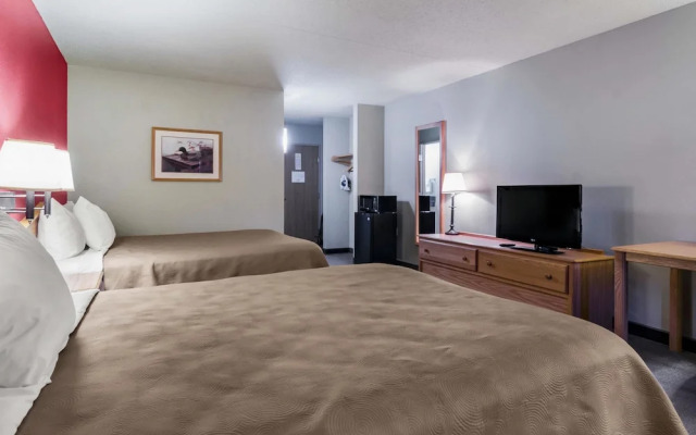 AmericInn Lodge & Suites Hesston