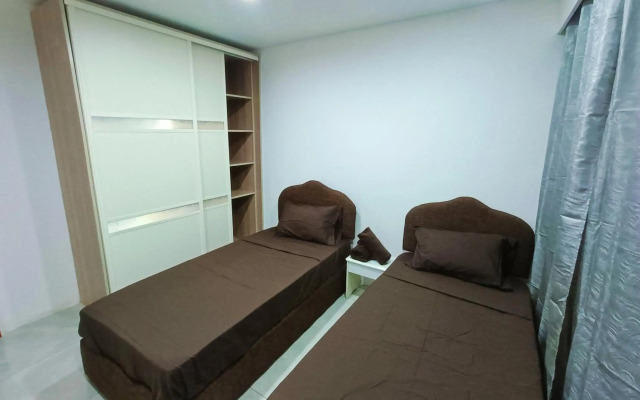 Pacific Apartment
