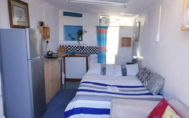 Cozy Private En Suite Studio