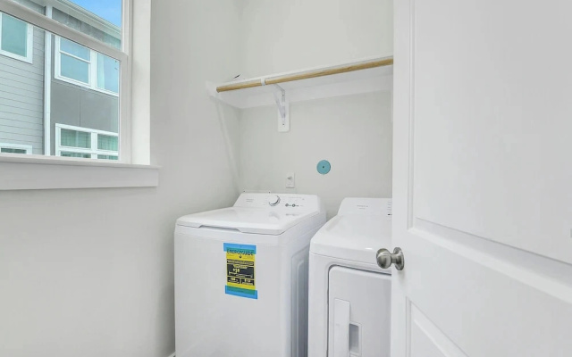 Luxury 3BR w/ Patio + Garage, Near NRG, Med Center