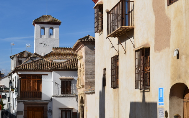 Отель Santa Isabel La Real вид на фасад