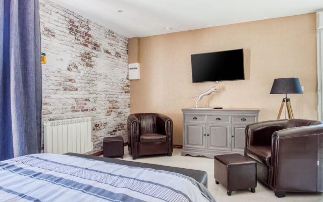 Cosy Apartment in Eperlecques with Fireplace
