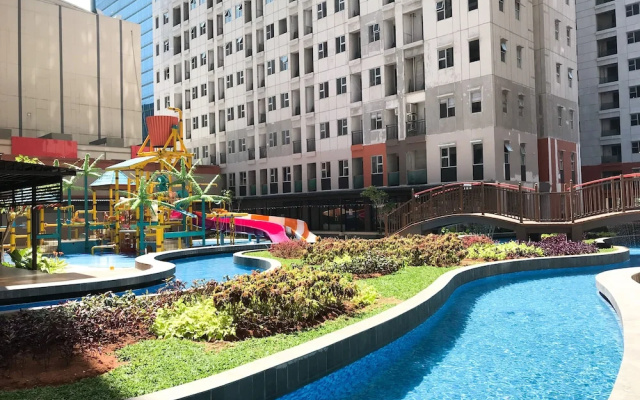 Stunning And Comfy Studio Apartment Transpark Juanda