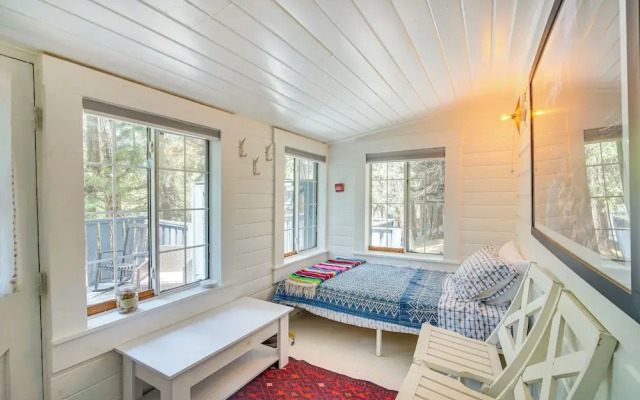 Crestline Vacation Rental, Close to Hiking Trails!