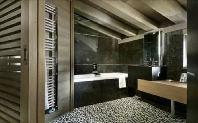Chalet White Pearl