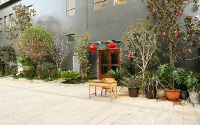 Longsheng Hotel