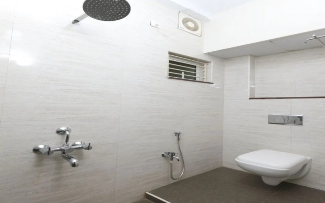 OYO 14934 Kalyani Grand