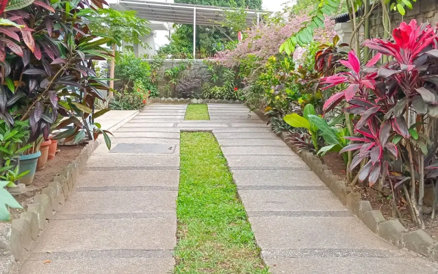 Cozy Homestay Syariah Mitra RedDoorz Bandung