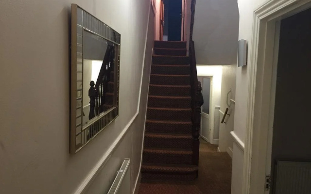 137 Upton Lane