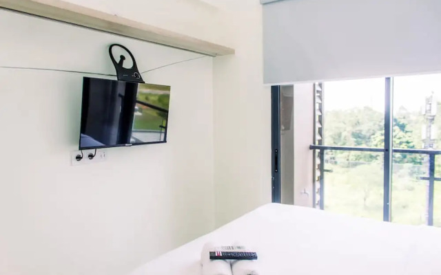Studio With Cozy Design At Sky House Bsd Apartment