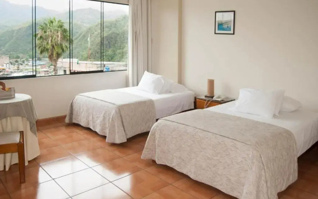 Aviro Hotel