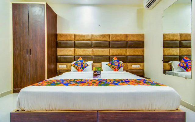 Fabhotel Nayyar Inn