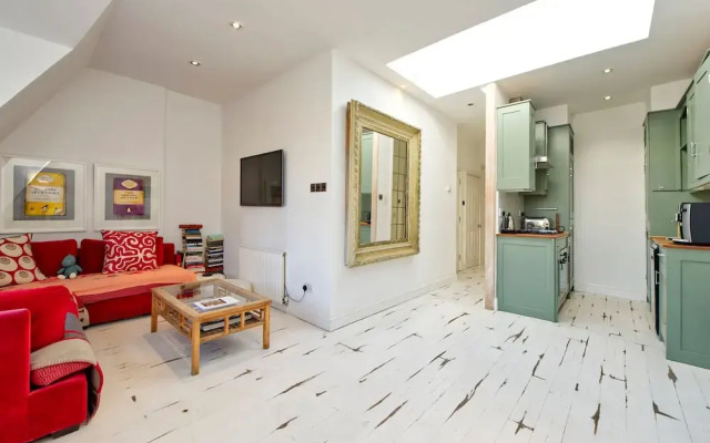 Contemporary 1 bed Apartment Chelsea