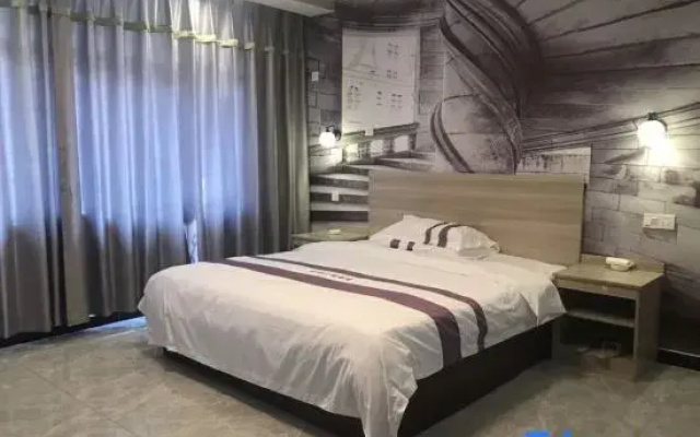 Yongcheng Lizhen shangwubinguan Hotel