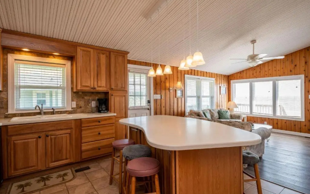 Windward Mark by Oak Island Accommodations
