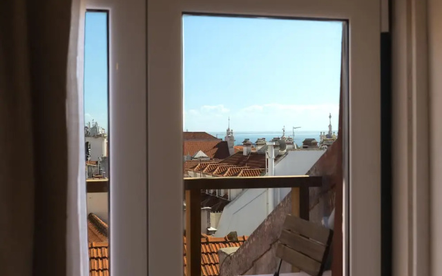 Bairro Alto Rooftop With Balcony AND View