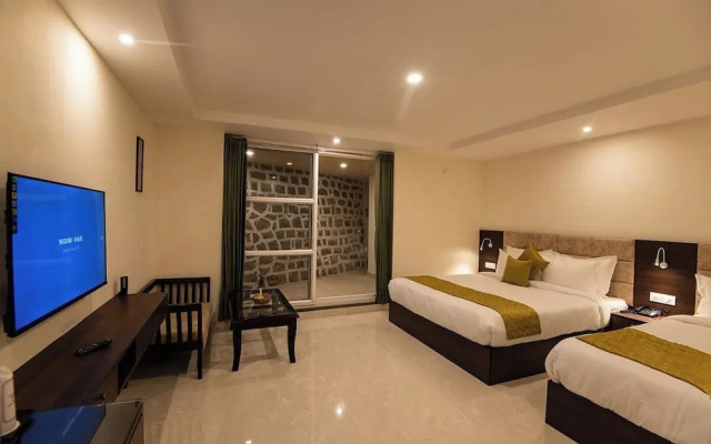 The Imperial Green (180 lake view)