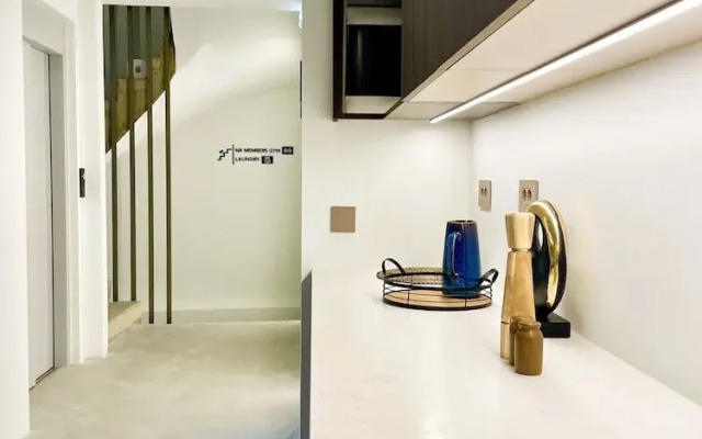 THE NIXON Suite and Apartments Hotel