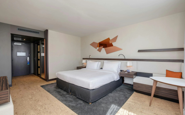 Doubletree By Hilton Paris Boulogne