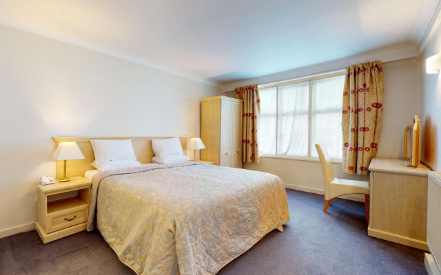 Hertford Court