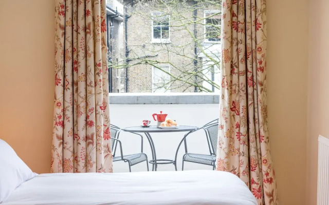 A Place Like Home - 2 Bedroom Apartment in Chelsea